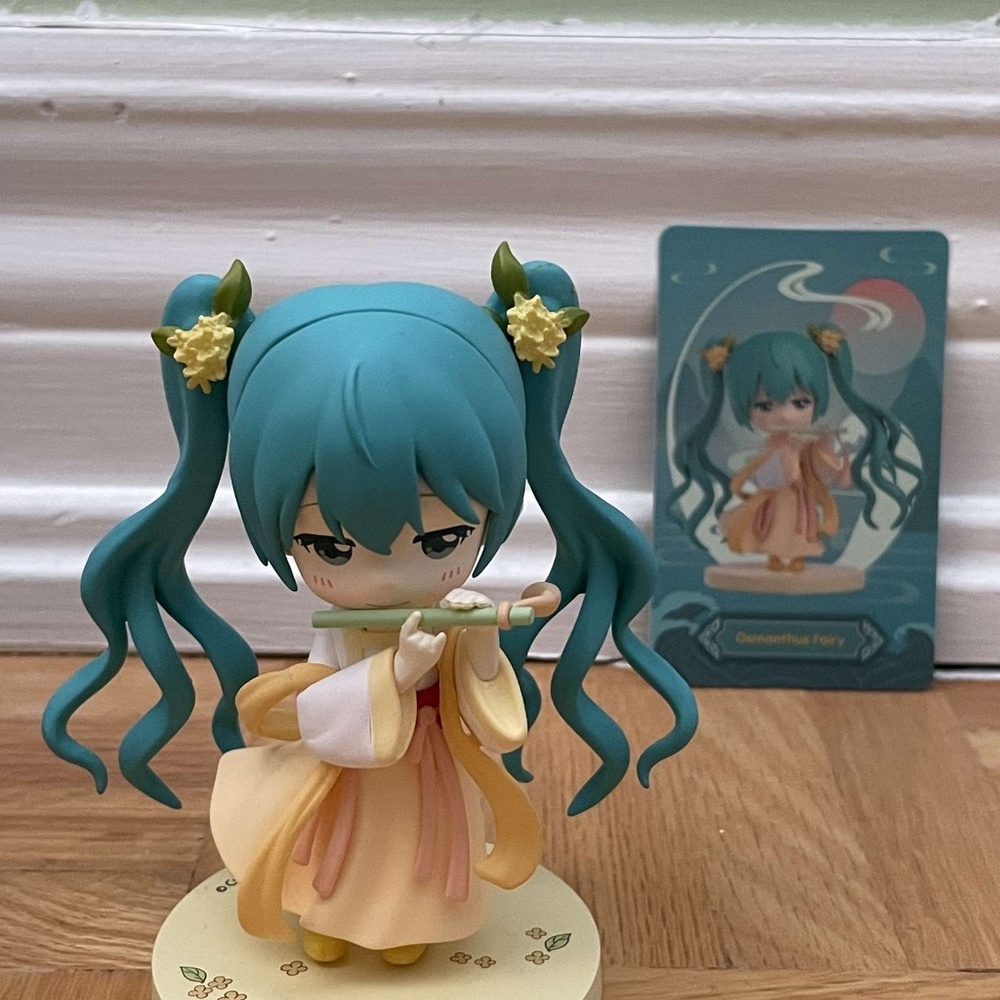 Small miku figure - Picture 1 of 2